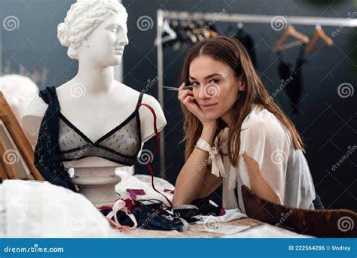 九鬼和子のプロフィールと経歴｜日本が誇るランジェリーデザイナーの全貌